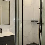 Apartment Cosy & Convenient In