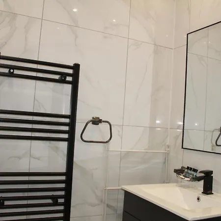 Διαμέρισμα Cosy & Convenient In
