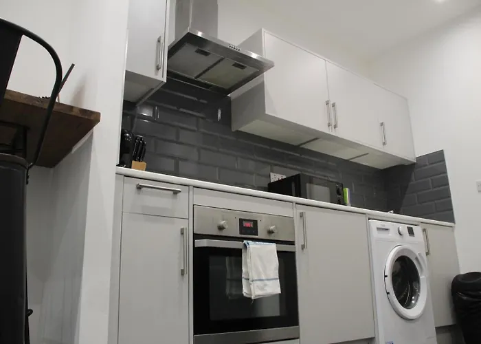 Cosy & Convenient In * Bradford (West Yorkshire)